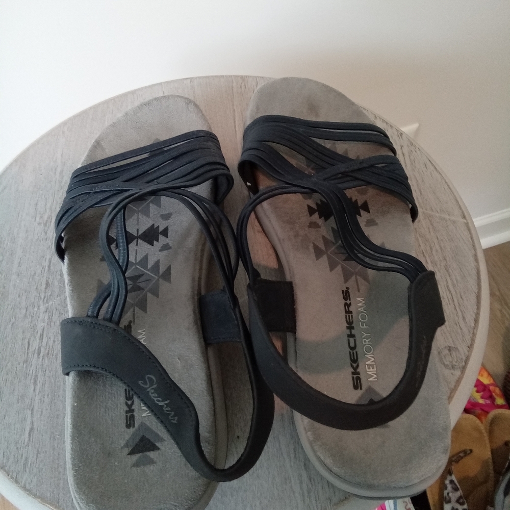 Sketchers  Navy Sandals Size 10 - Picture 5 of 10
